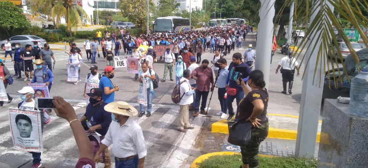 Captan balacera entre policías estatales y comerciantes de la Central de Abasto de Acapulco