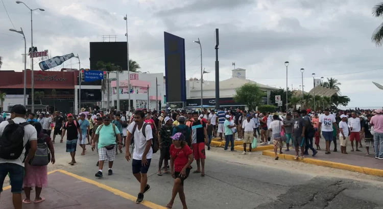 Prestadores de servicios bloquean la zona turística