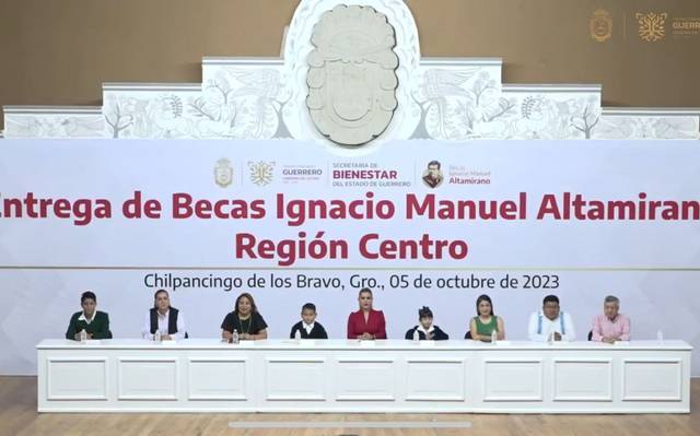 Anuncian incremento al presupuesto de becas Ignacio Manuel Altamirano