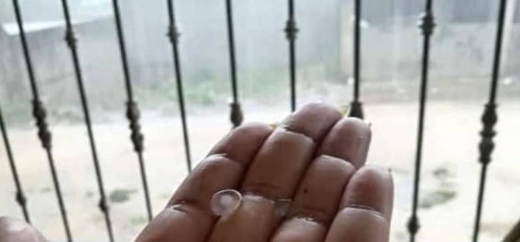 ¡Histórico! Cae granizo en el poblado de Xaltianguis