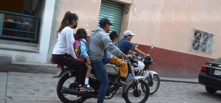 Sanciones a motociclistas que viajen con menores de edad
