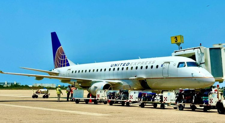 Arriba el primer vuelo internacional en Acapulco