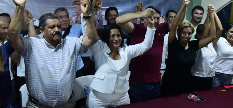 La candidata Abelina López se declara ganadora