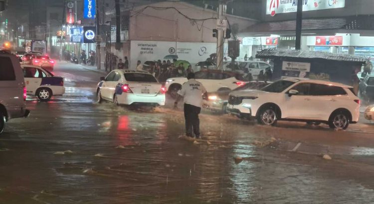 Piden a la población estar alerta ante próximas lluvias: Gobierno