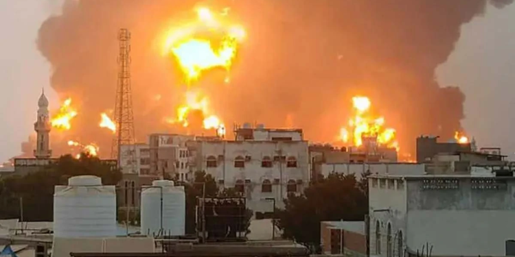 Hutíes acusan a Israel de bombardeos en Hodeida tras ataque en Tel Aviv