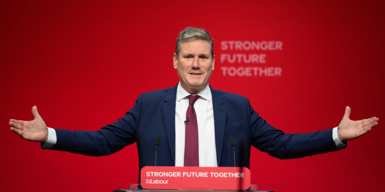 Keir Starmer asume el liderazgo del Reino Unido tras histórica victoria del Partido Laborista