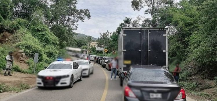 Después de casi 35 horas, termina bloqueo en carretera Acapulco-Zihuatanejo