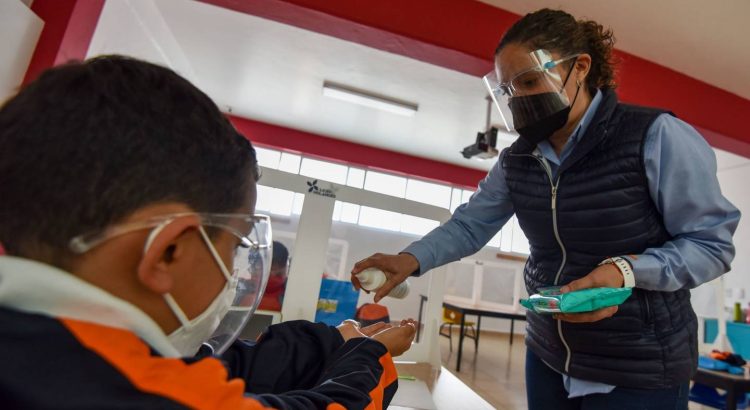 Deben mantenerse medidas de higiene en escuelas por Covid-19