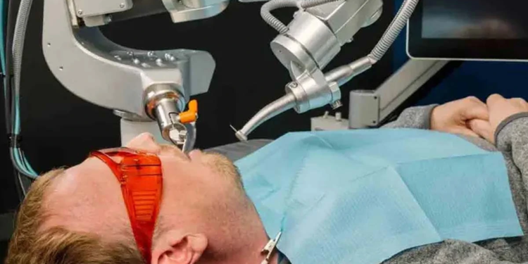 Robot dentista lleva a cabo el primer procedimiento automatizado en el mundo