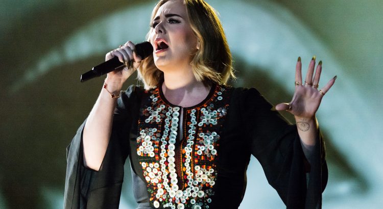 Adele reconoce a los fans mexicanos