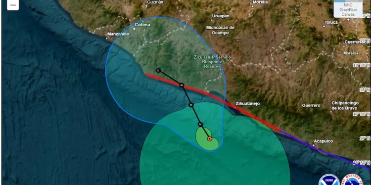 Tormenta «John» cambia de trayectoria y amenaza la costa del Pacífico