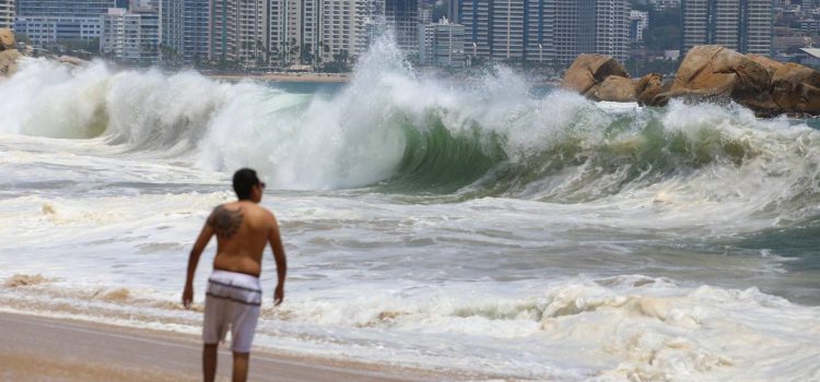 Alertan por mar de fondo en playas