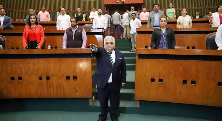 Gustavo Alarcón toma protesta como presidente de Chilpancingo