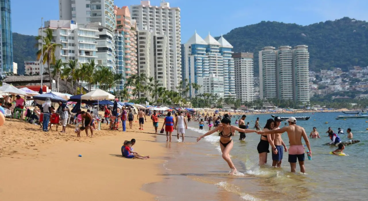 Se espera un 70% de ocupación por “puente” en Acapulco