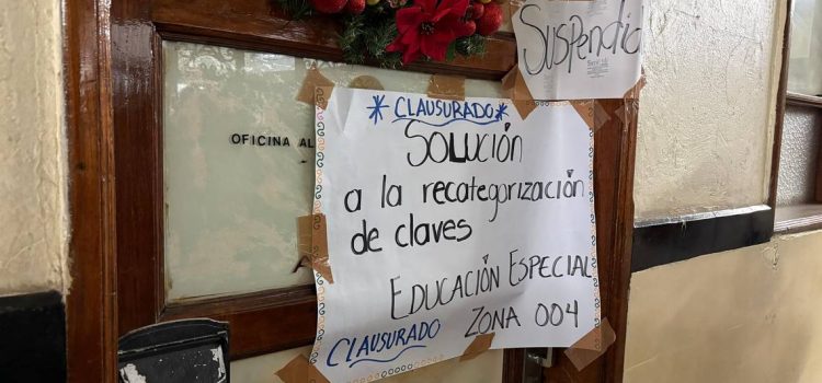 Agremiados clausuran las oficinas del SNTE oficinas de Educación