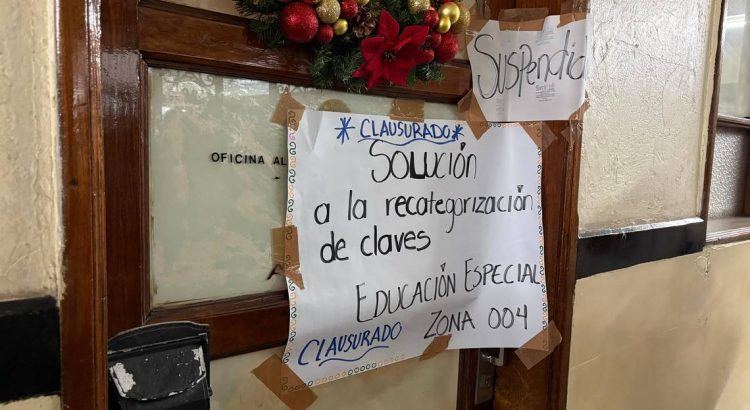 Agremiados clausuran las oficinas del SNTE oficinas de Educación