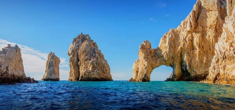 Los Cabos uno de los 5 destinos favoritos del turista para la temporada invernal SECTUR proyecta una ocupación hotelera del 80%.