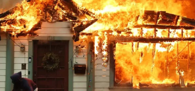 Evacuaciones masivas en Los Ángeles por incendios forestales