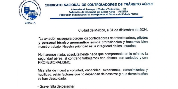 Controladores aéreos trabajan bajo protesta