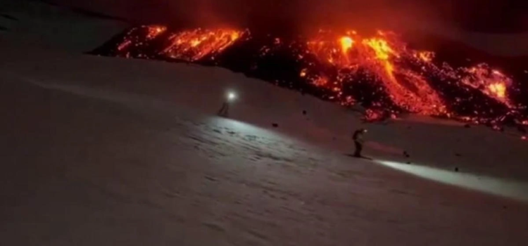 ¿Te atreverías a esquiar en un volcán activo?