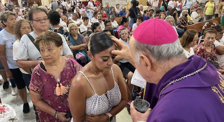 Llama Arzobispo de Acapulco a orar, ayunar y dar limosna en la Cuaresma