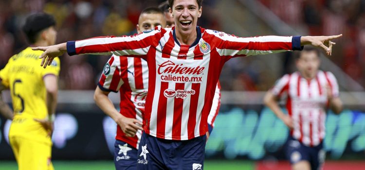 ¡Chivas pega primero en el Clásico de Concachampions!