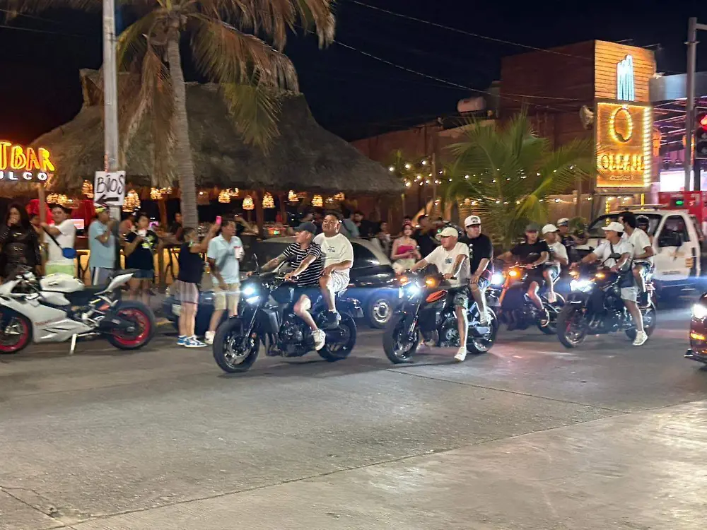 Noche de caos en Acamoto